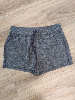 🩷💐90° Degree By Reflex Heather Gray Athletic Lounge Shorts Women's size M 🩷💐
